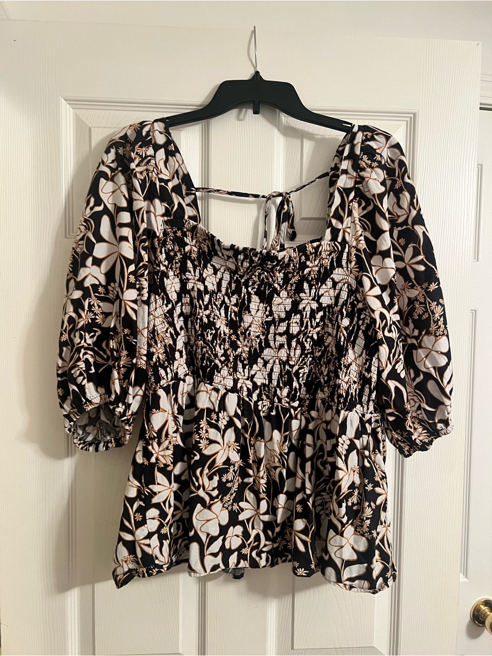 Ava & Viv Black and Cream Smocked Floral Peasant Blouse